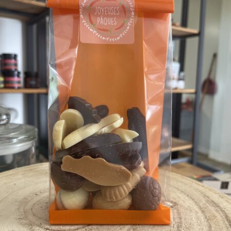Fritures et oeufs pralinés de Pâques - mix chocolat noir & Lait & Blanc & Caramel